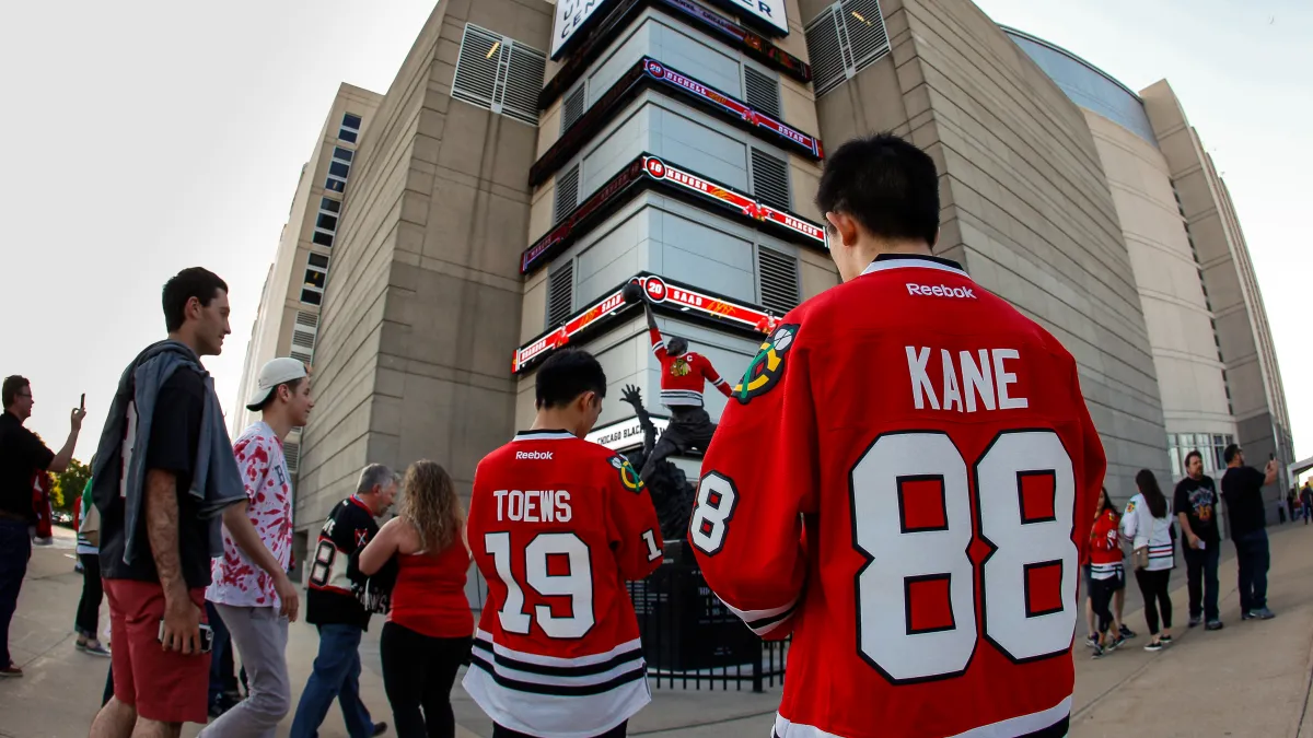 Study Finds Blackhawks Fans to be the Most Aggressive in the NHL – NBC Sports Chicago