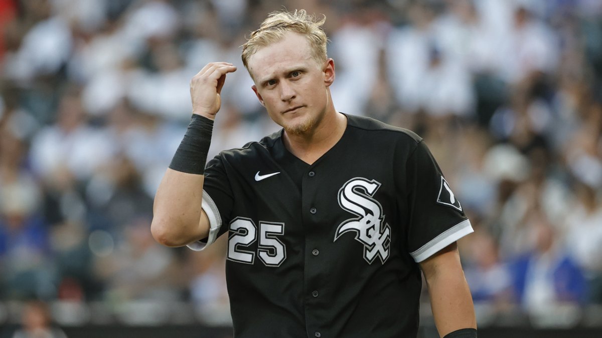 White Sox 1B Andrew Vaughn to get x-rays on injured foot – NBC