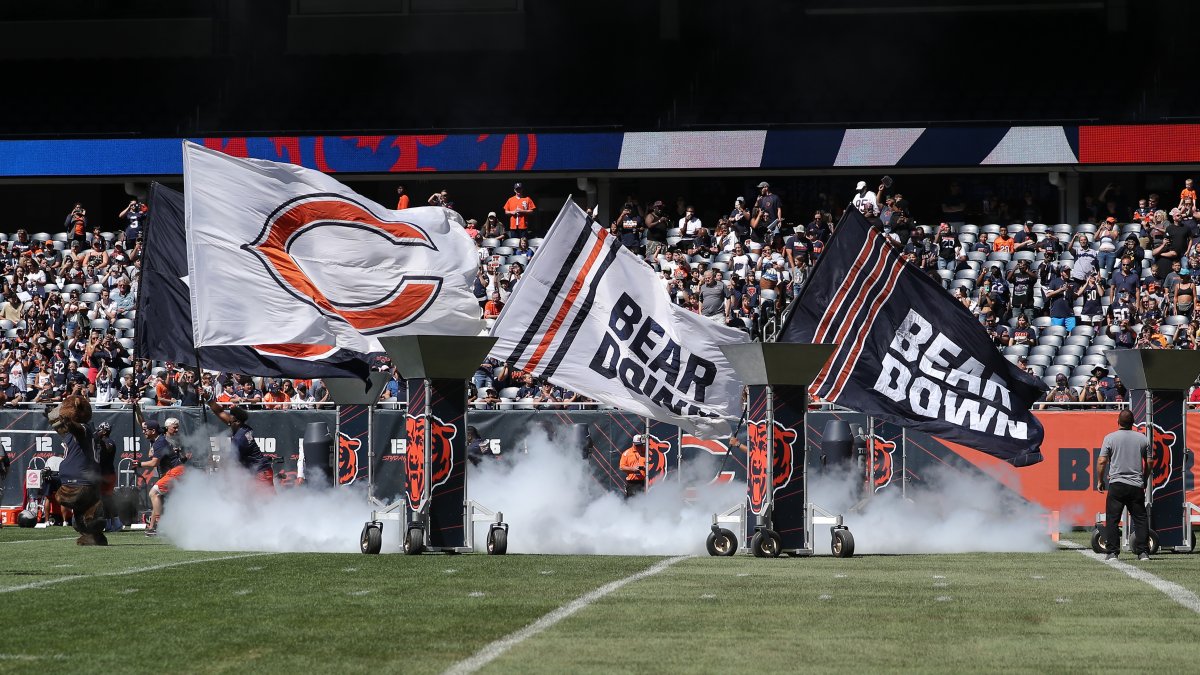 Chicago tailgaters go all out for Bears-Commanders game 