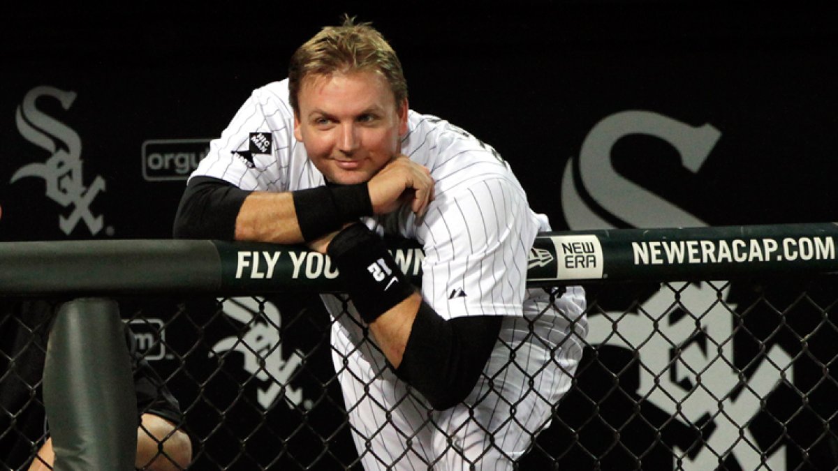 Pierzynski HRs for 5th straight game