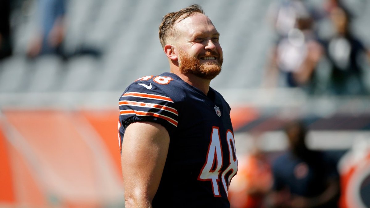 Chicago Bears player Patrick Scales, Staley Da Bear visit newborn babies at  Advocate Christ Medical Center in Oak Lawn, IL - ABC7 Chicago