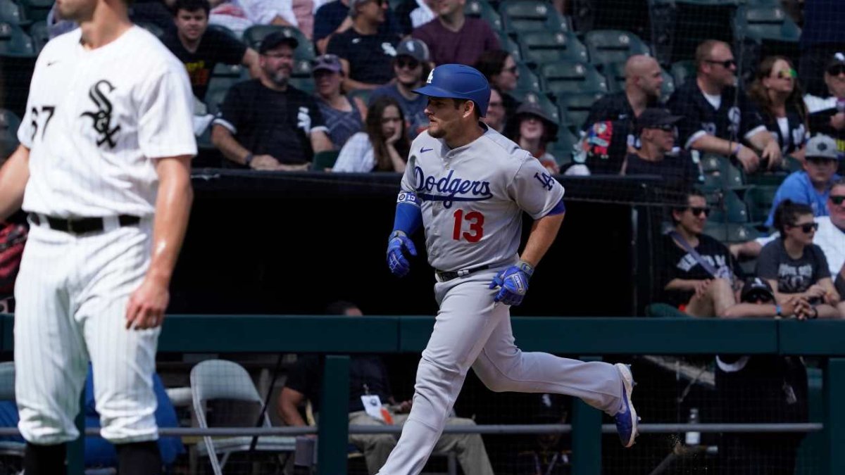 White Sox' Tony La Russa defends decision to walk Dodgers' Trea