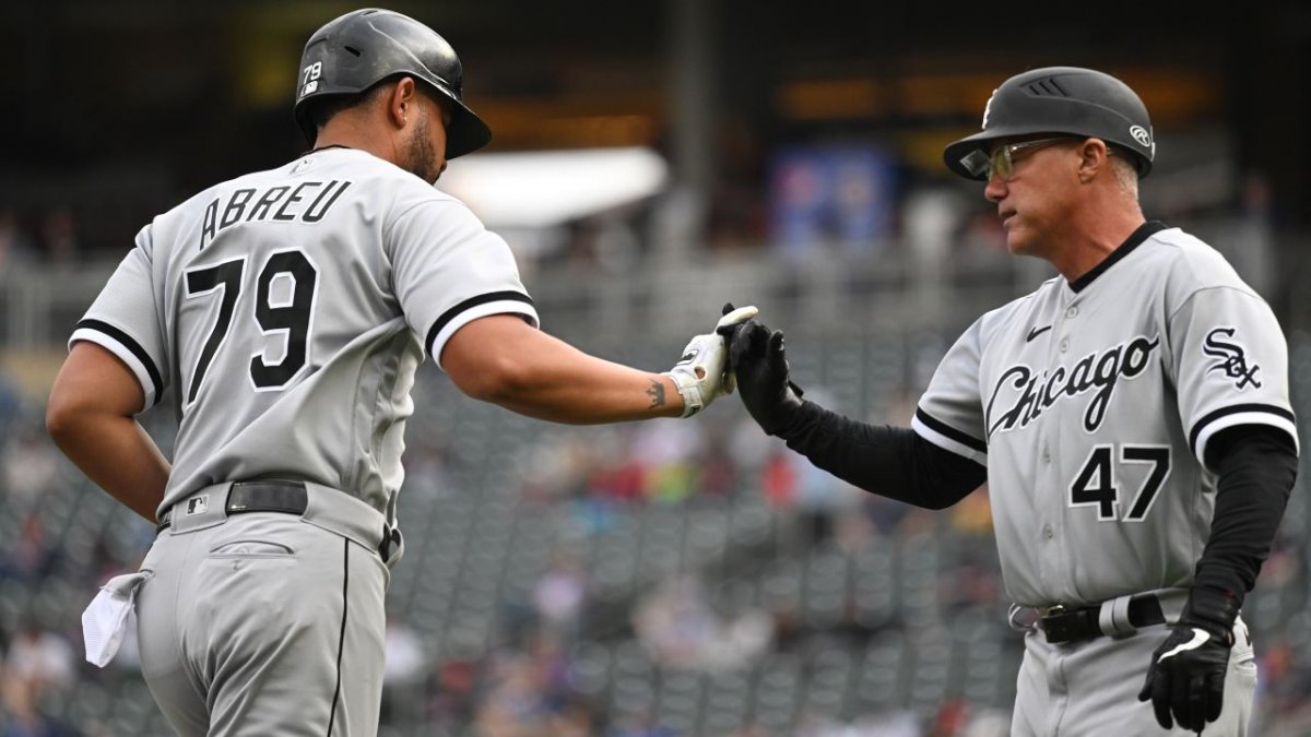 Ozzie Guillen of the Chicago White Sox prepares to bat during the