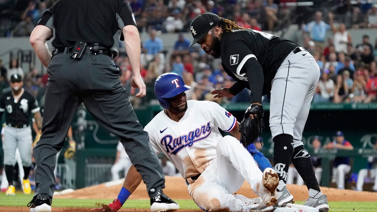 Why do the White Sox have a Randy Moss jersey hanging in the clubhouse? –  NBC Sports Chicago