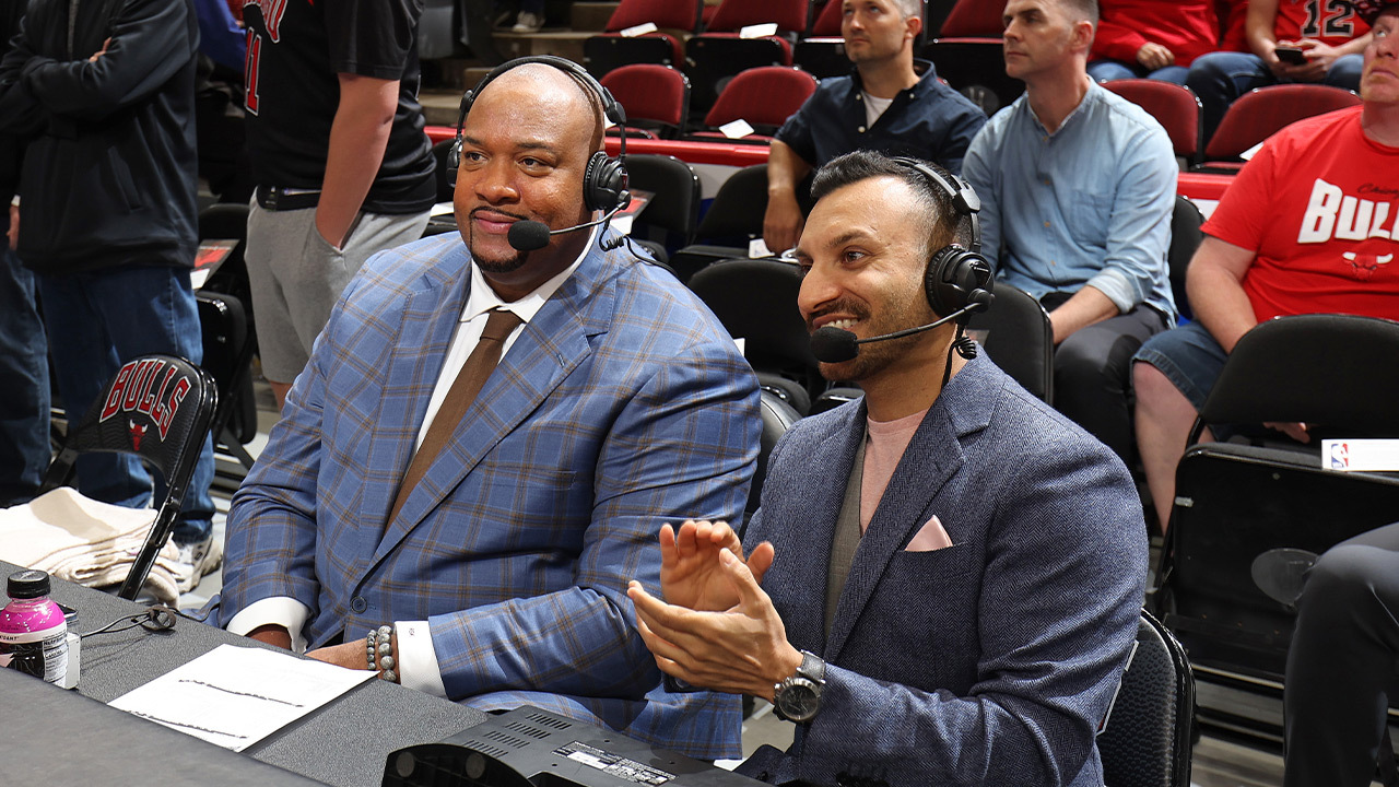 Bulls players give Stacey King impressions - RealGM