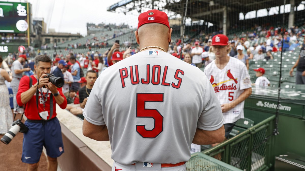 Pujols given Roberto Clemente Award