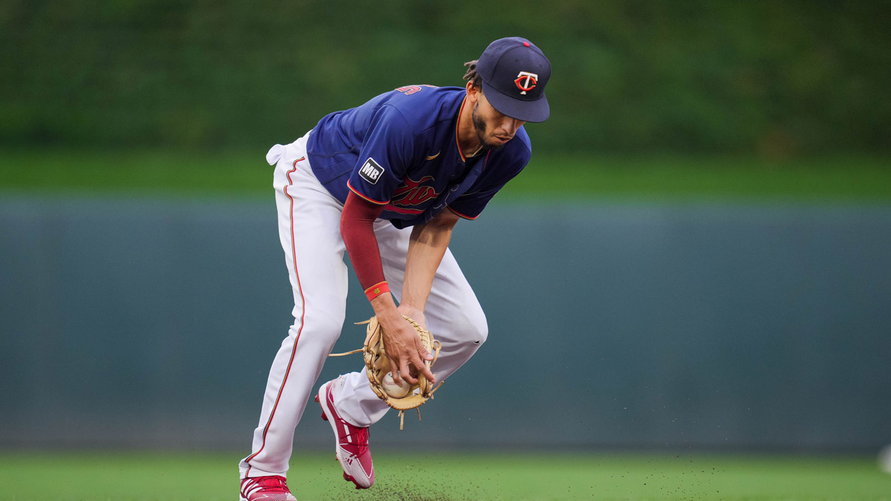 Cubs sign shortstop Andrelton Simmons - Bleed Cubbie Blue