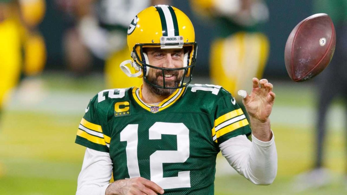 Aaron Rodgers taunts Chicago Bears fans as Green Bay Packers continue  dominance