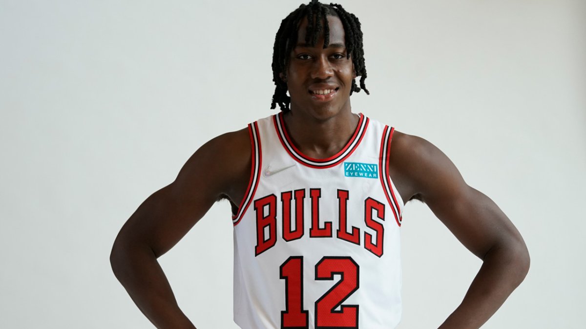 Go inside Ayo Dosunmu's NBA draft party as the Chicago Bulls