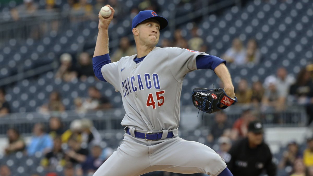 Chicago Cubs' Mark Leiter Jr. throws during a spring training