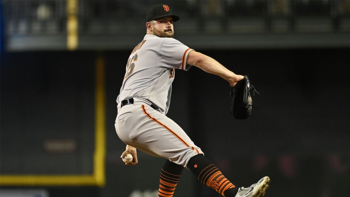 Giants' Carlos Rodon apologizes for kicking bat into Thairo Estrada