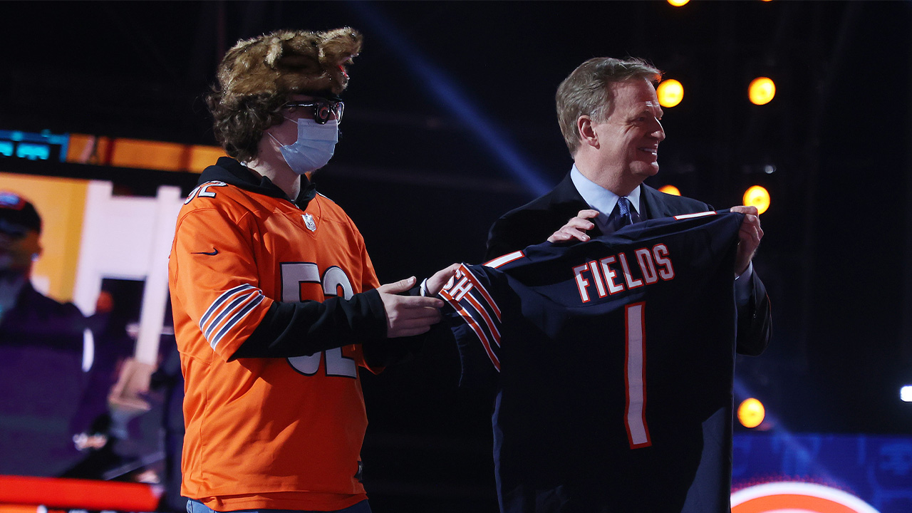 NFL Draft Live Show! Who will Ryan Poles and the Chicago Bears take on Day  2 in Kansas City? 