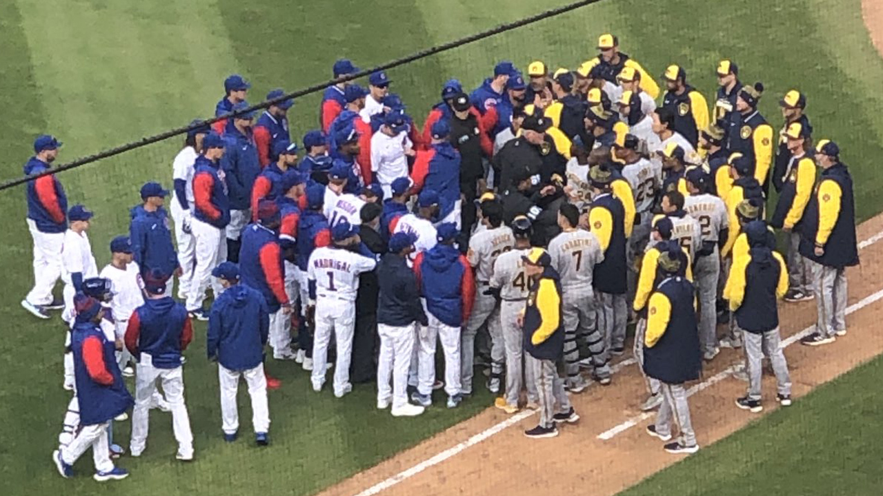 Brewers, Cubs benches clear after Andrew McCutchen HBP