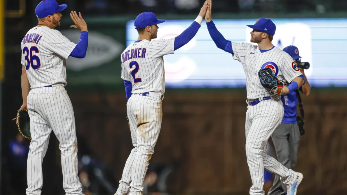 Chicago Cubs sign Ian Happ to three-year, $61 million contract