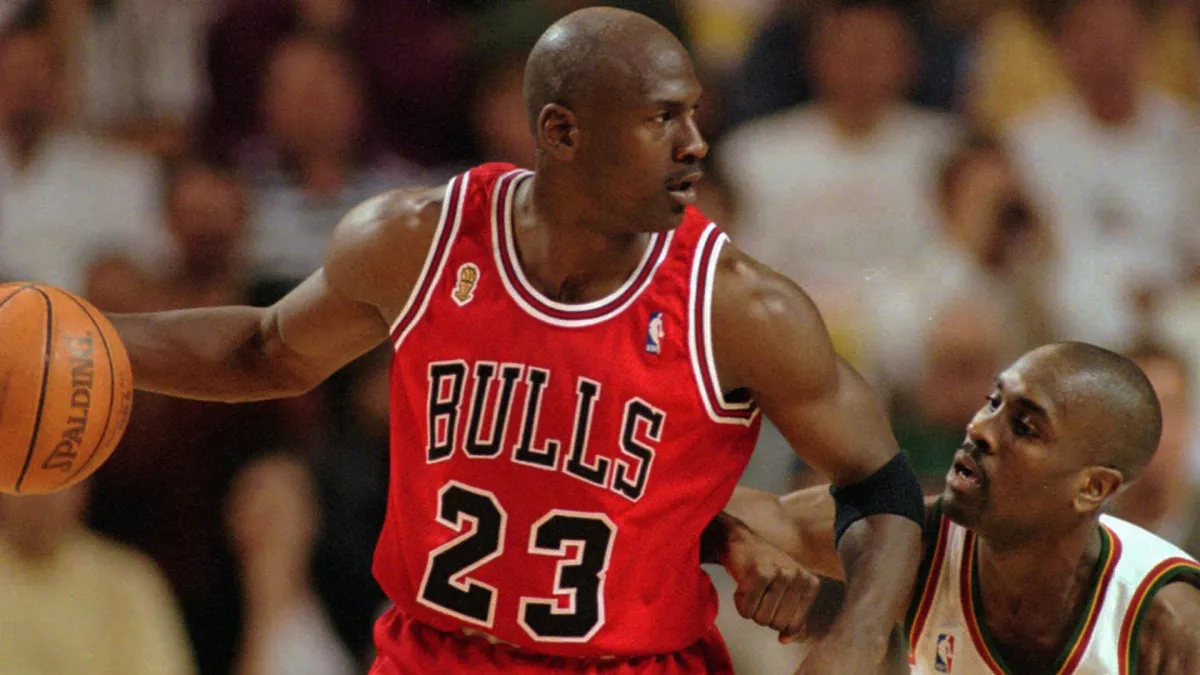 Ambassade Arbejdskraft overskud Why Michael Jordan wore No. 45 out of retirement and why he went back to  No. 23 – NBC Sports Chicago