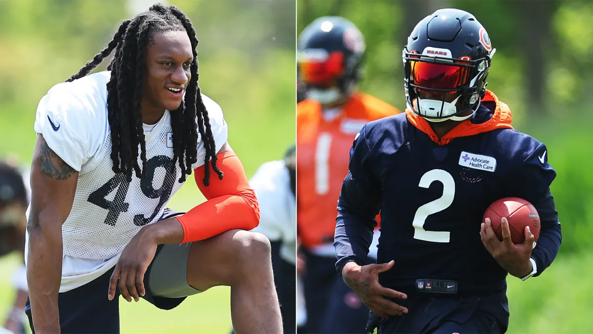 Chicago Bears quarterback Justin Fields handles the football in News  Photo - Getty Images