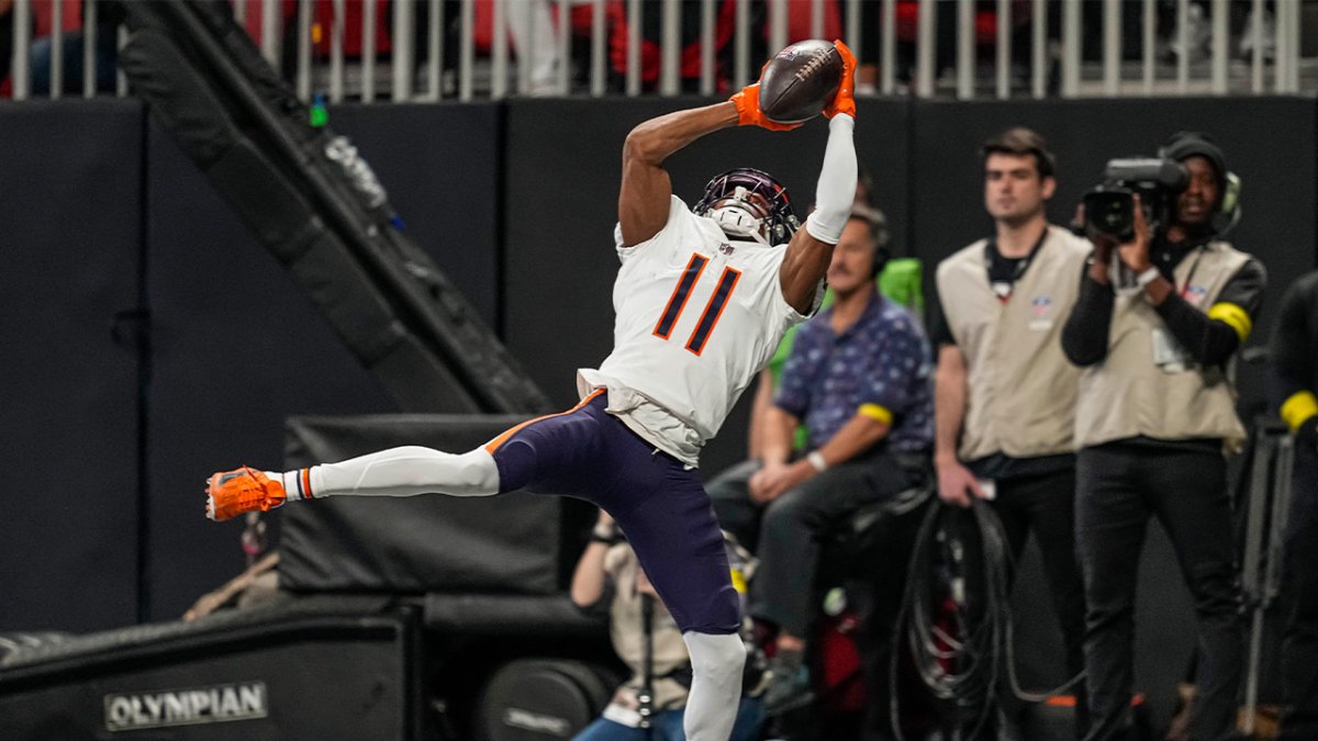 Darnell Mooney injury update: Bears WR doubtful to return vs. Jets after  suffering ankle injury