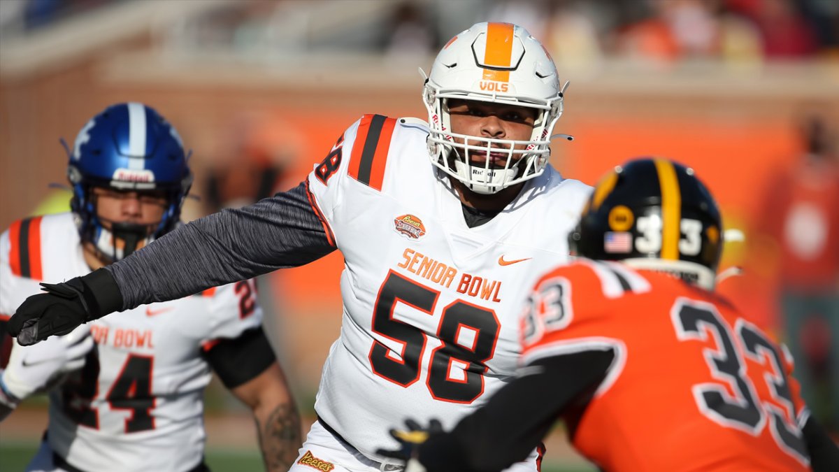 Chicago Bears rookie Darnell Wright 'looks the part'