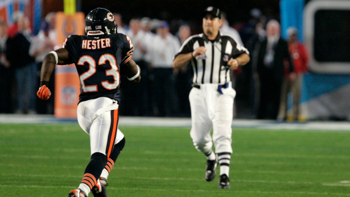 Devin Hester Close To Breaking Big Return