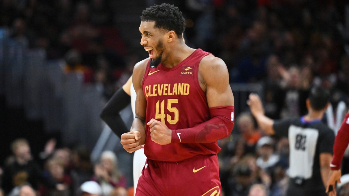 Donovan Mitchell makes NBA HISTORY with 71 points in a Cleveland Cavaliers  win over the Bulls