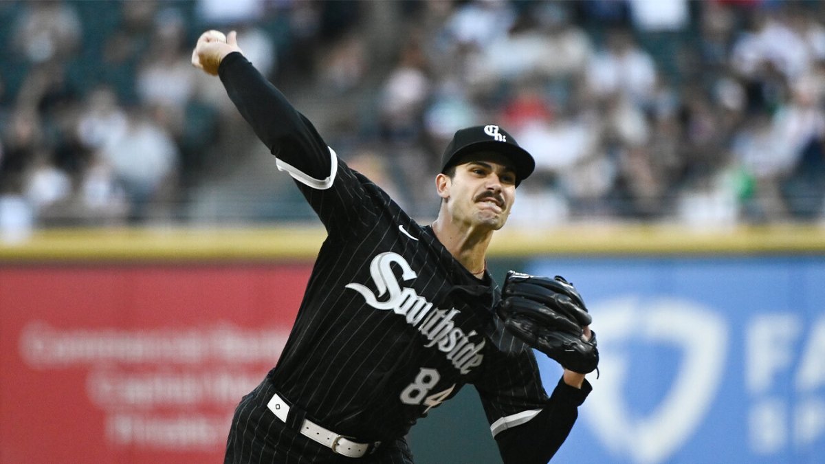Dylan Cease balks in the 5th, 08/16/2022
