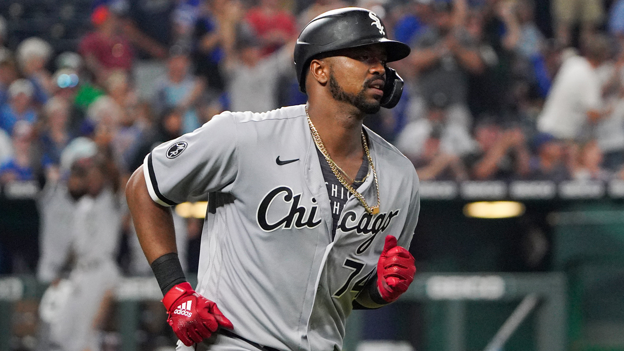 Eloy Jimenez gets injury update after leaving White Sox' shocking