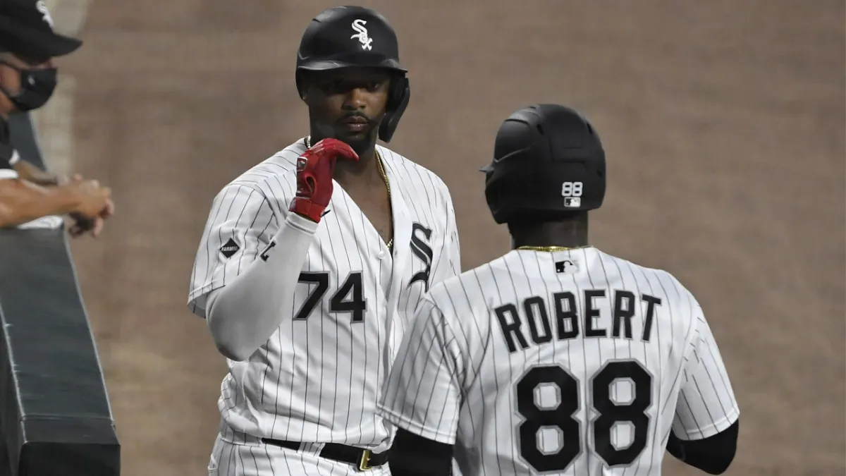 White Sox' Luis Robert cleared to begin rehab assignment - Chicago