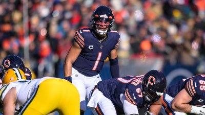 Bears' Fields is 95 yards away from reaching 1,000 rush yards in a season –  NBC Sports Chicago