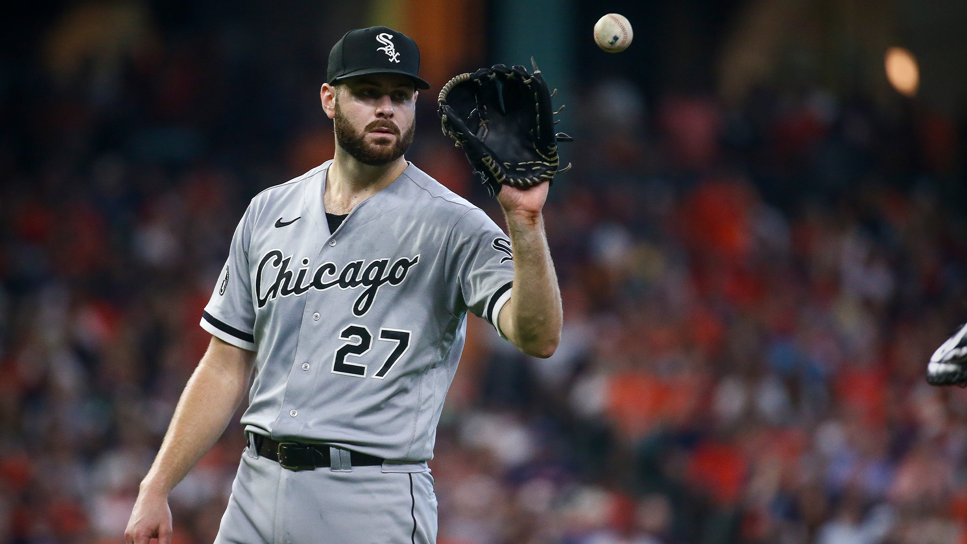 Lucas Giolito injury: White Sox ace exits Friday vs. Tigers with