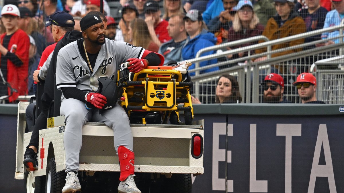 White Sox Talk on X: Eloy Jimenez exited his first rehab game in Charlotte  with right leg soreness after this play👇  / X