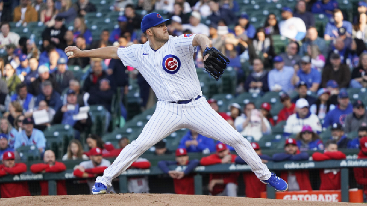 Willson Contreras homers (1) on a fly ball to center field. Javier