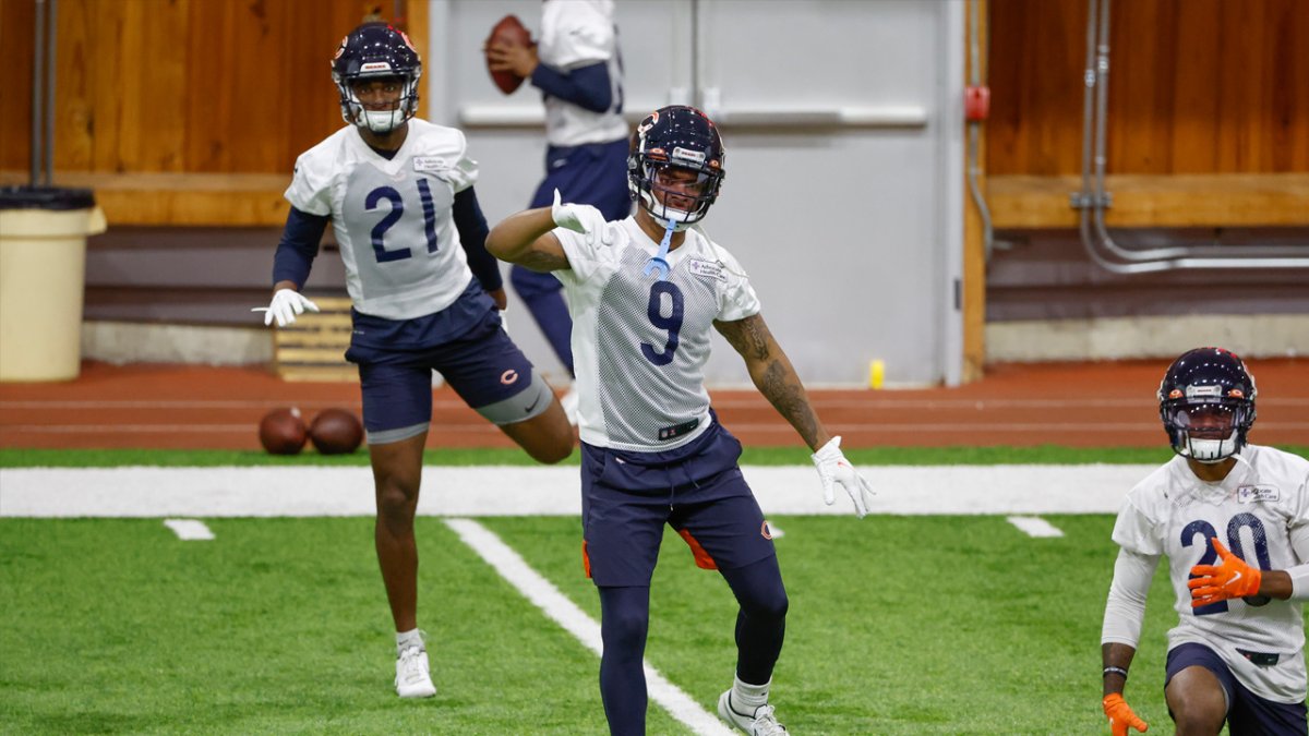 Chicago Bears safety Jaquan Brisker (9) reacts against the New