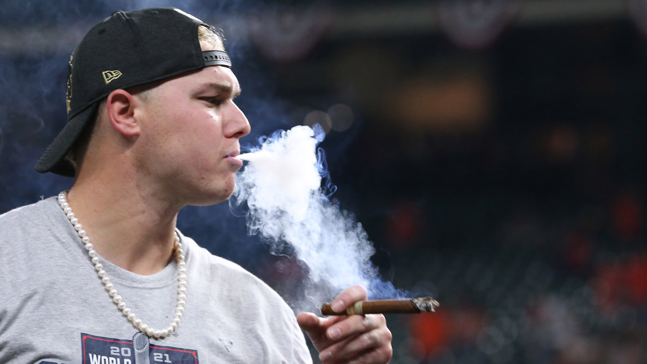 Joc Pederson's pearls: Necklace is talk of MLB playoffs, Atlanta Braves