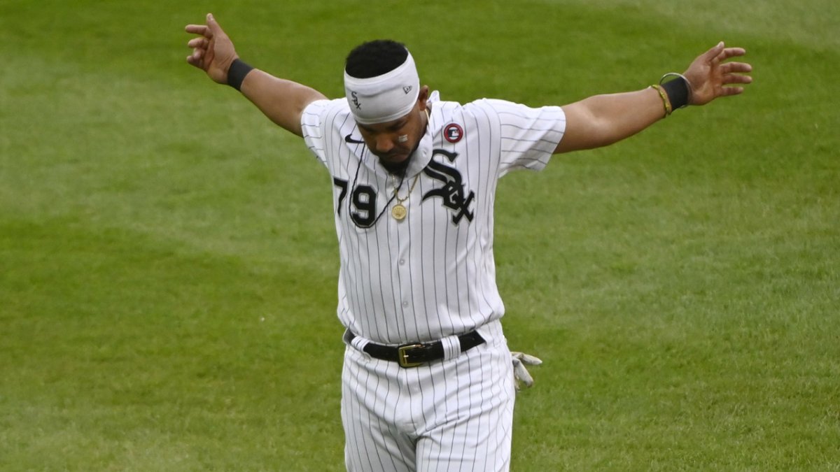 White Sox MVP José Abreu Busts Out of Slump With Two-Homer Night