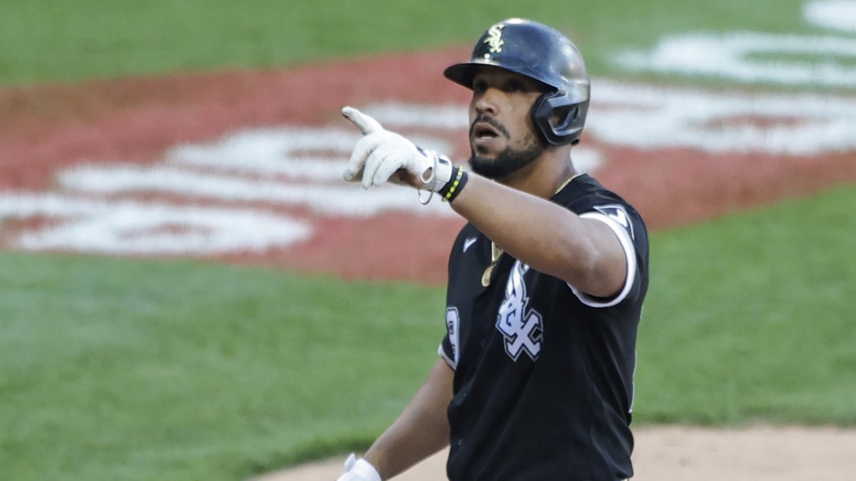 Eloy Jimenez has deflating outlook on White Sox replacing Jose Abreu