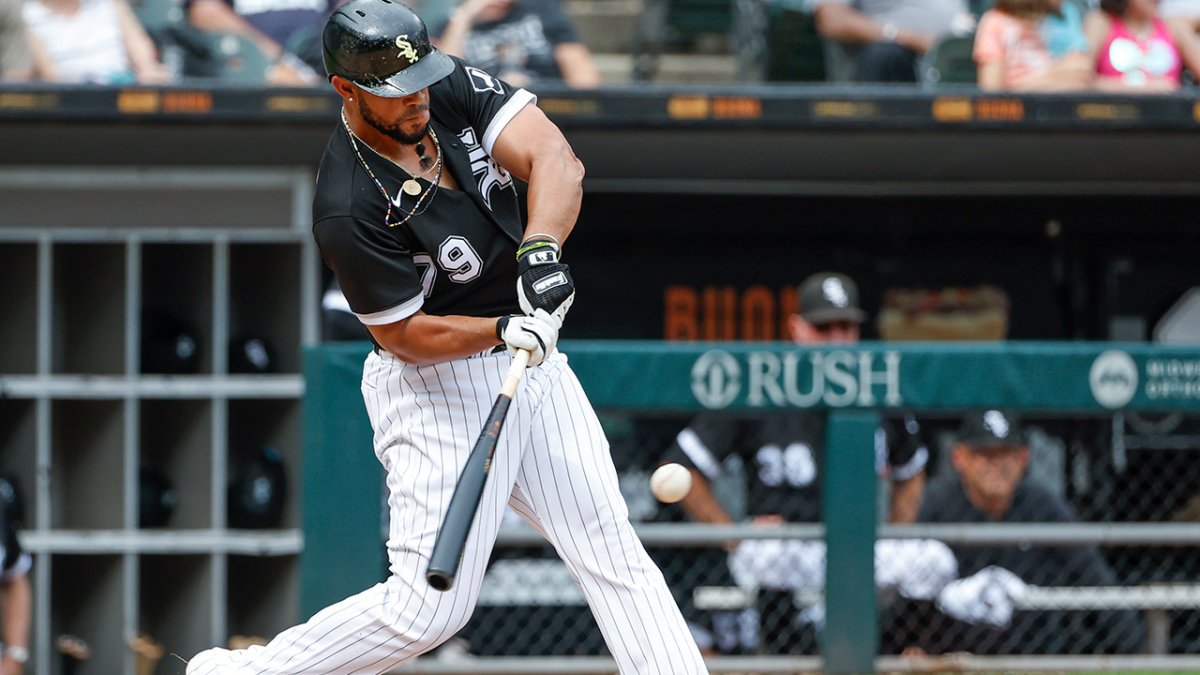 Astros, Padres latest linked to White Sox free agent José Abreu