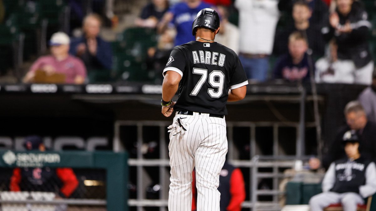 White Sox get first look at Jose Abreu in another uniform