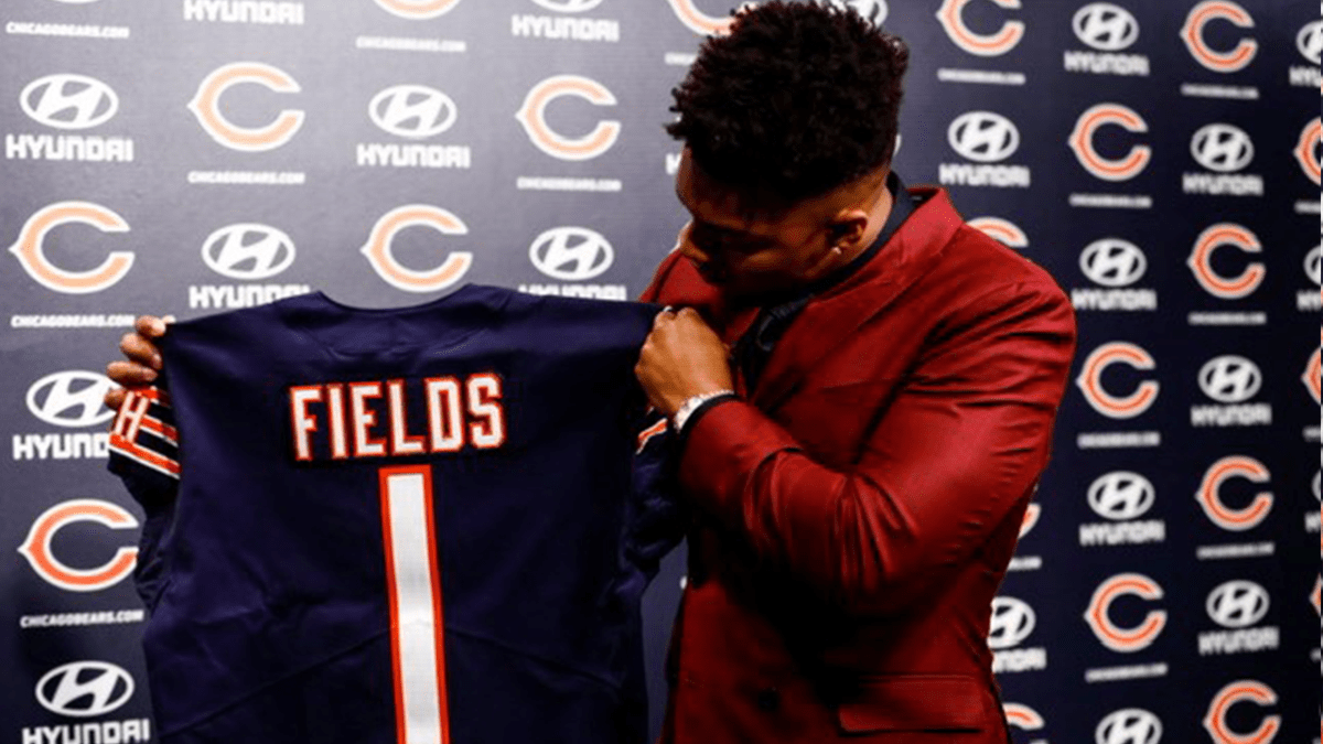 Bears QB Justin Fields lands in top 10 of NFL jersey sales for June