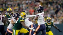 Aaron Rodgers throws 3 TD passes, Packers beat Bears 26-10 – The