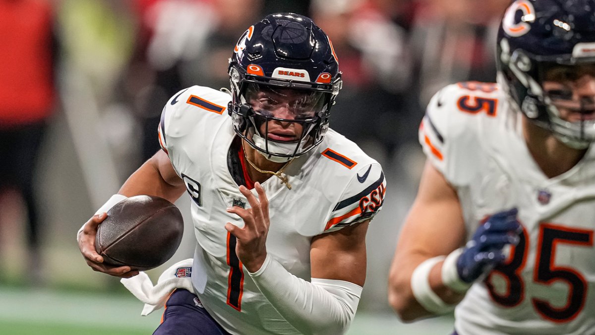 : Chicago Bears Cards: Justin Fields, David Montgomery