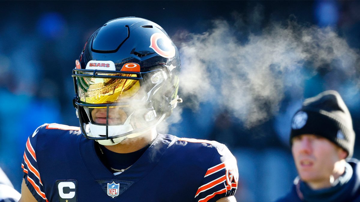 Justin Fields Sets Chicago Bears Record By Completing 16 Straight