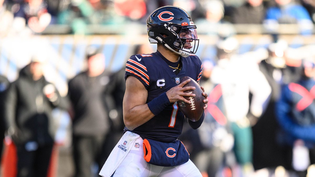 Why some believe Chicago Bears quarterback Justin Fields will bounce back  after rookie struggles - ESPN