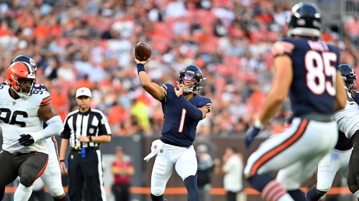 Fields throws 3 TD passes in half, Bears edge Browns 21-20