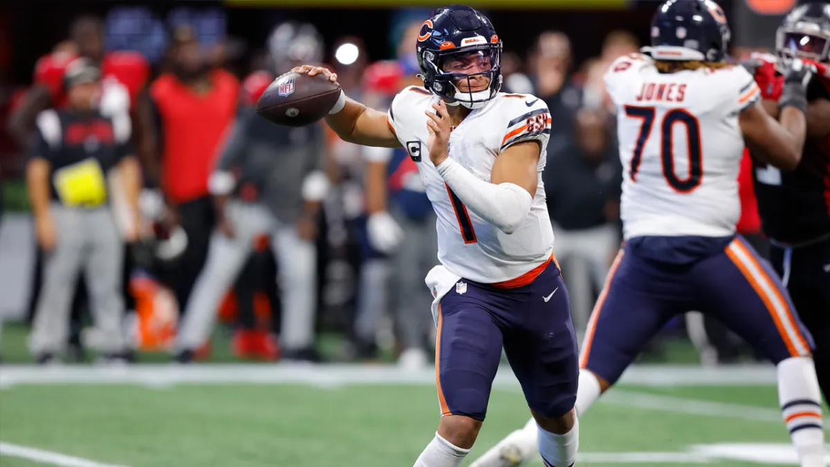 Bears QB Justin Fields officially a game-time decision vs. Jets