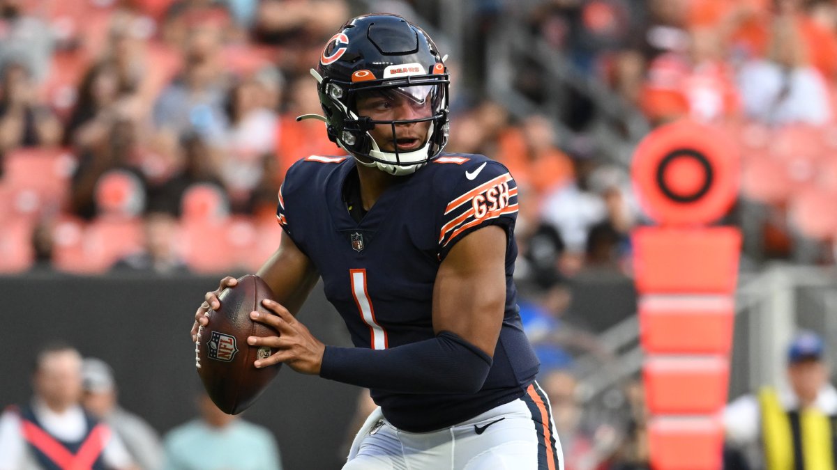 Bears' Justin Fields clarifies his comments on 'coaching' being a