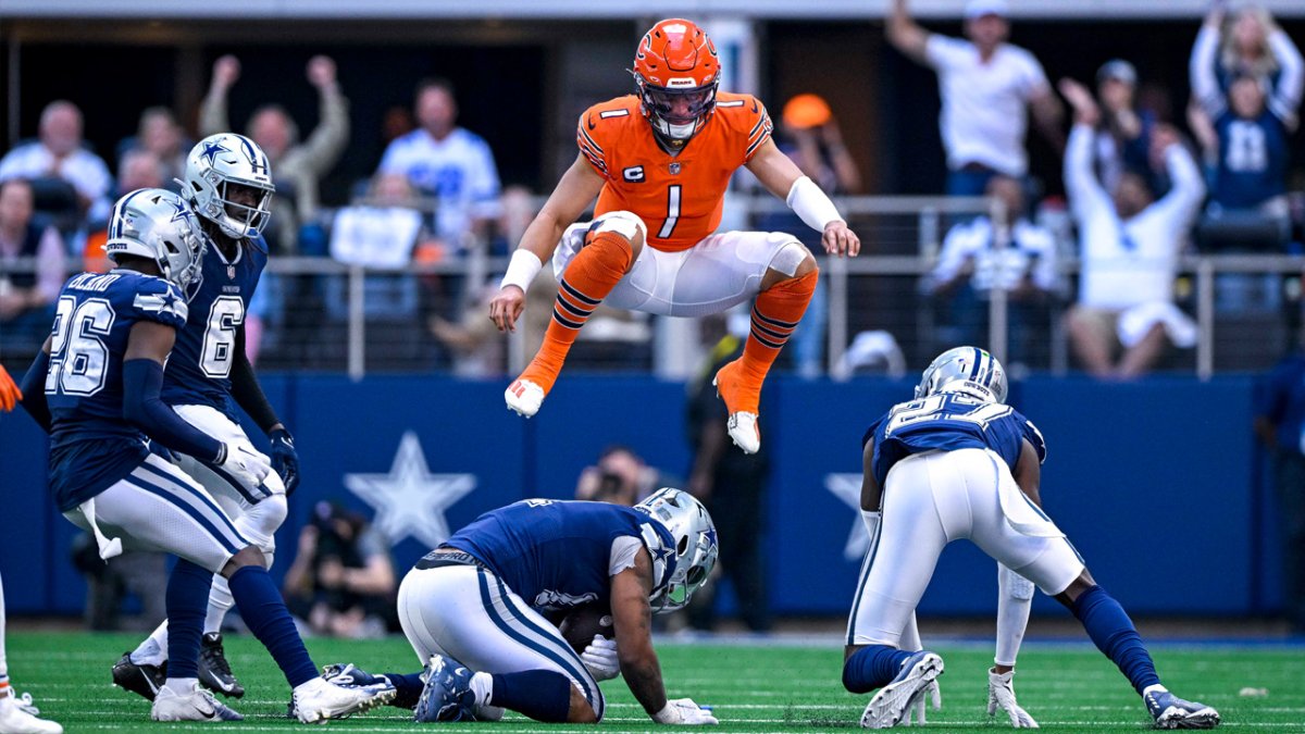 That's my fault.' How Justin Fields' mental error after David Montgomery's  fumble symbolized the Chicago Bears' blowout loss. – The Denver Post