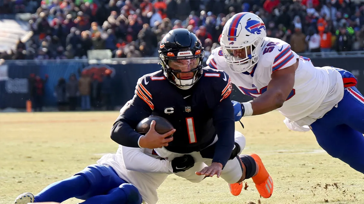 Bears' Darnell Mooney loving 'beautiful' Justin Fields deep ball – NBC  Sports Chicago