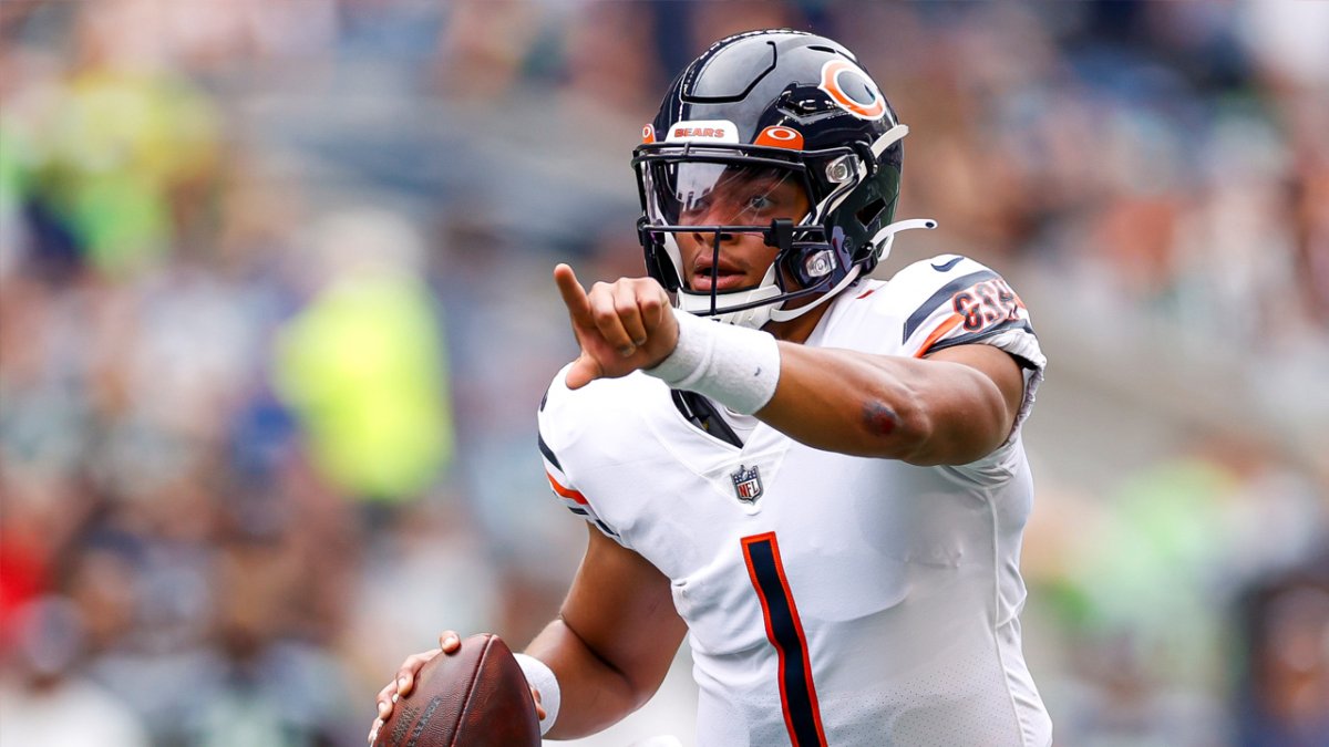 What Matt Eberflus wants to see from Justin Fields, offense in preseason  finale – NBC Sports Chicago