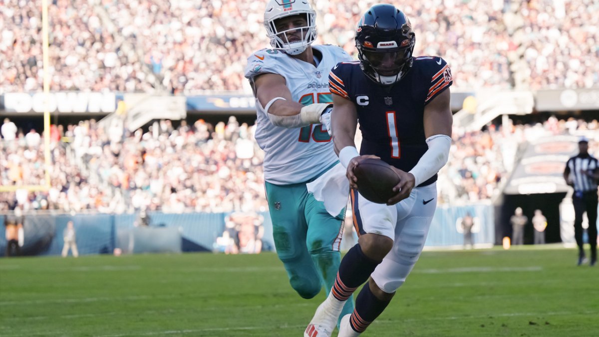 Bears beat Raiders, Justin Fields stays alive and all is well