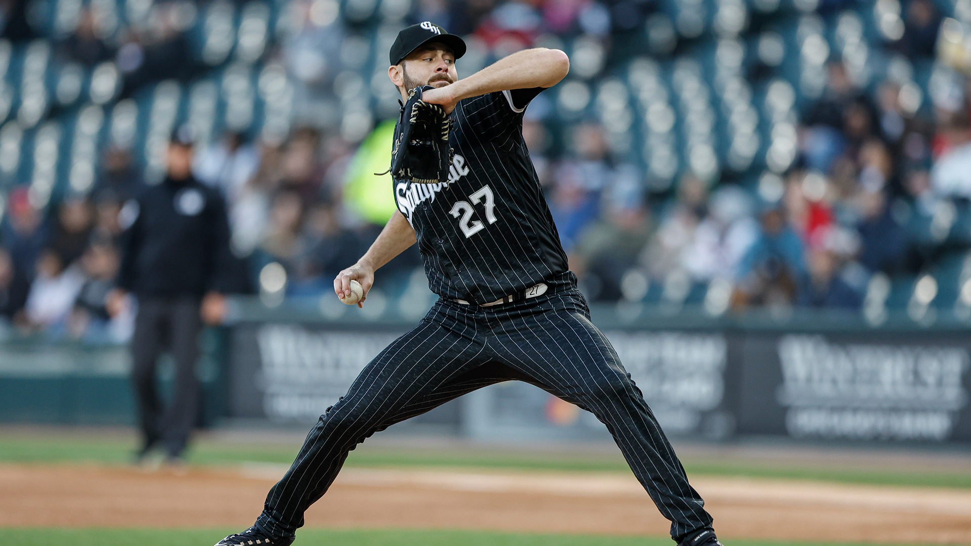 Lucas Giolito strikes out 10 in White Sox loss